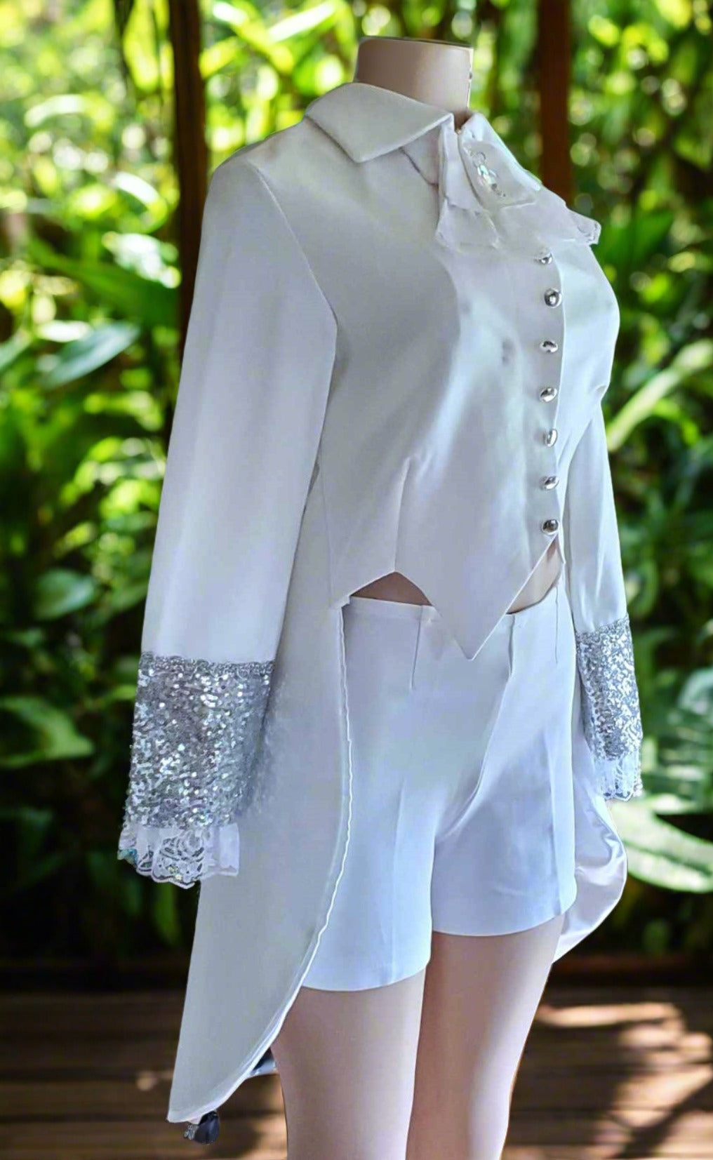 Taylor Grammy White Ringmaster Costume